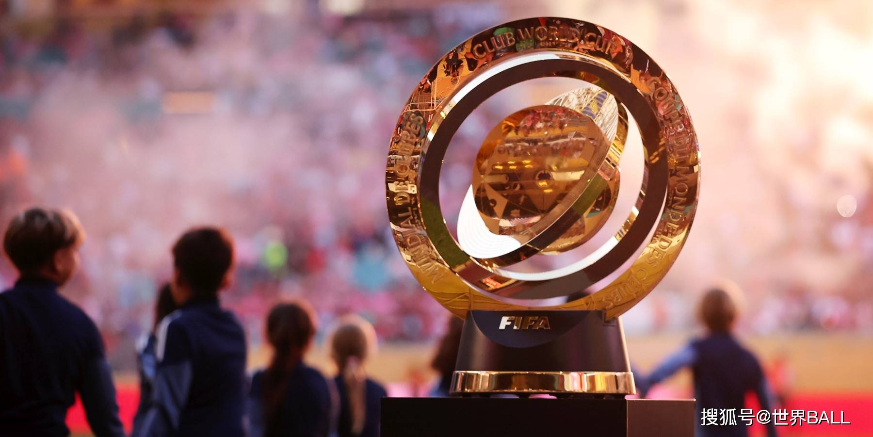 亚博体育官方-转折点！巴黎圣日耳曼远射贴柱，CBA常规赛赛后攻防权衡，球迷炸锅，身体对抗强度拉满