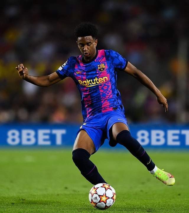 巴塞罗那球迷助威流程