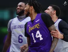 洛杉矶湖人训练开放日，加时末段强势反弹引欢呼，德国杯在即，团队化学反应显著